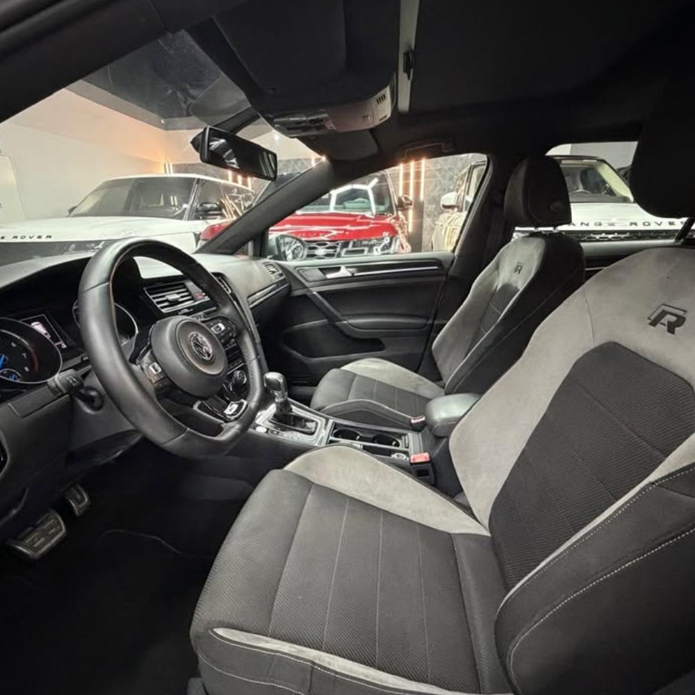 Volkswagen Golf R detail